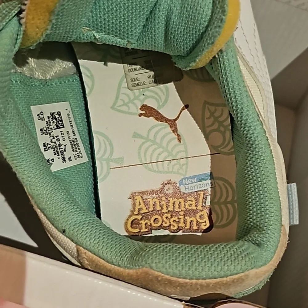 💯Auth PUMA x Animal Crossing™: New Horizons Future Rider Junior Size 5 S - Picture 3 of 11